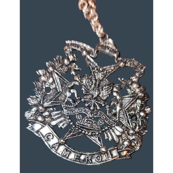 Cameron Crest Pendant Necklace With Double Chain Steampunk War - Picture 5 of 11